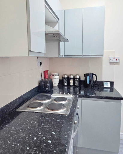 Others 5, Spacious,luxury, Near City Center, Free Parking, Coventry