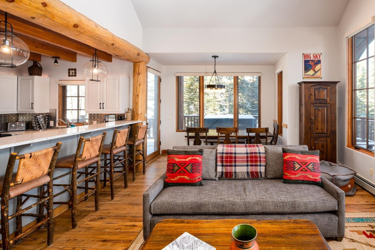 Living area 5, 7 Gambler 4 Bedroom Home by Moonlight Basin Lodging, Madison