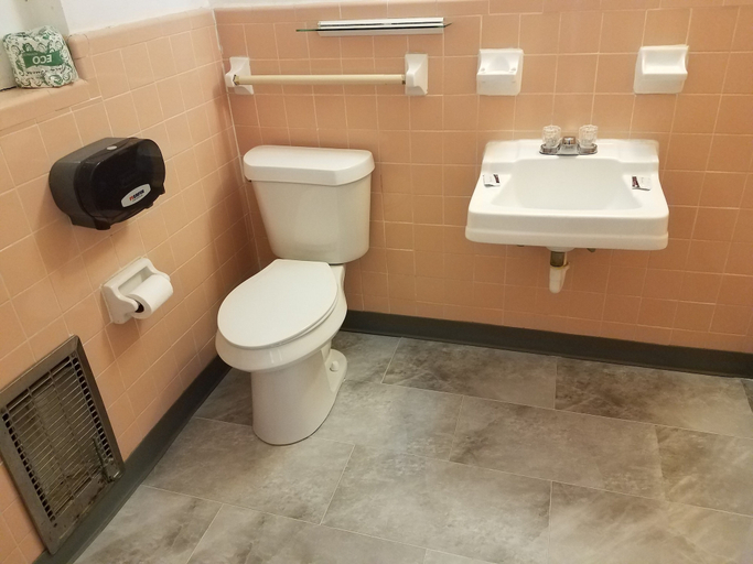 Bathroom 5, Scottish inns, Dooly