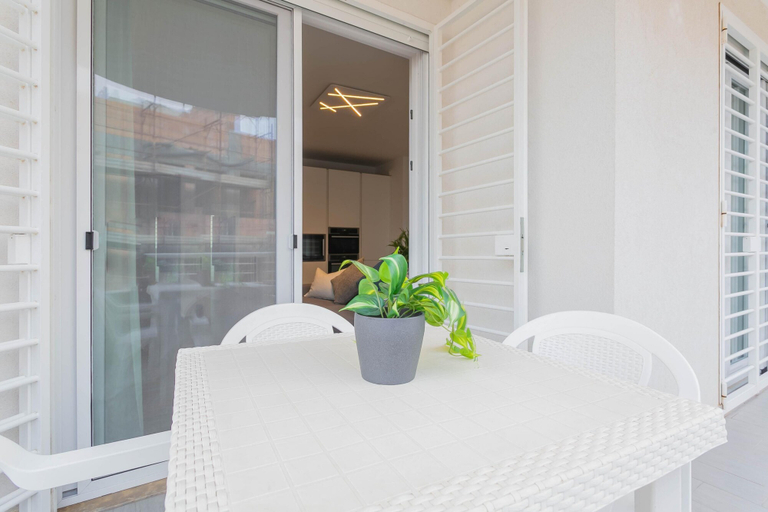 Room 5, Affittacamere Incanto a Mare Apartment by Wonderful Italy, Bari