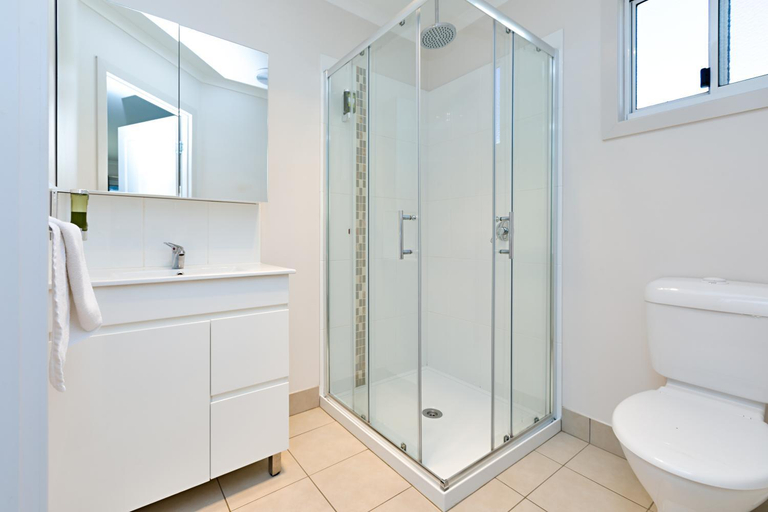 Bathroom 3, Gardenview, Wangaratta - Central