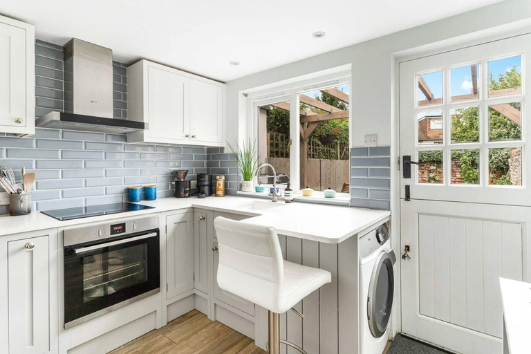 Others 5, Little Braybrooke Cottage- Saffron Walden, Essex