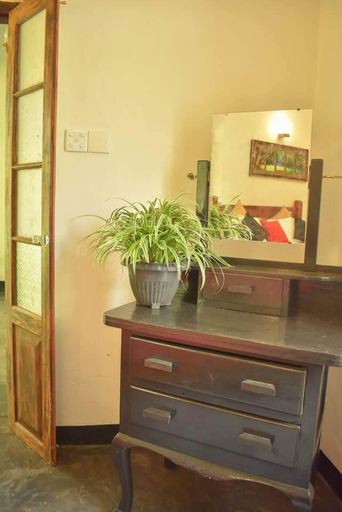 Others 4, Charming & Historical 3-bed Bungalow in Hikkaduwa, Ambalangoda