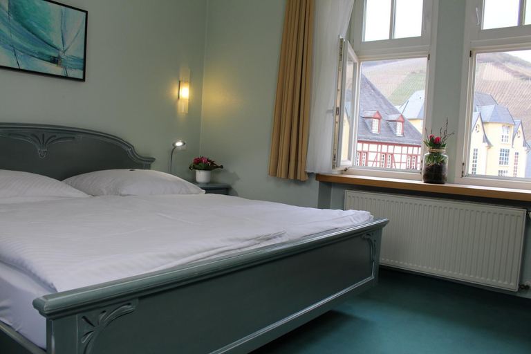 Bedroom 3, Hotel Zum Stern, Ahrweiler