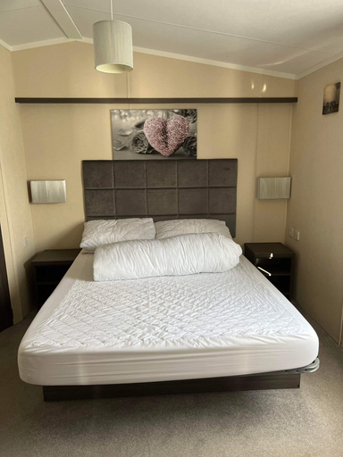 Bedroom 2, Inviting Luxury 2-bedroom Caravan in Hunstanton, Cambridgeshire