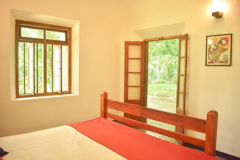 Bedroom, Charming & Historical 3-bed Bungalow in Hikkaduwa, Ambalangoda