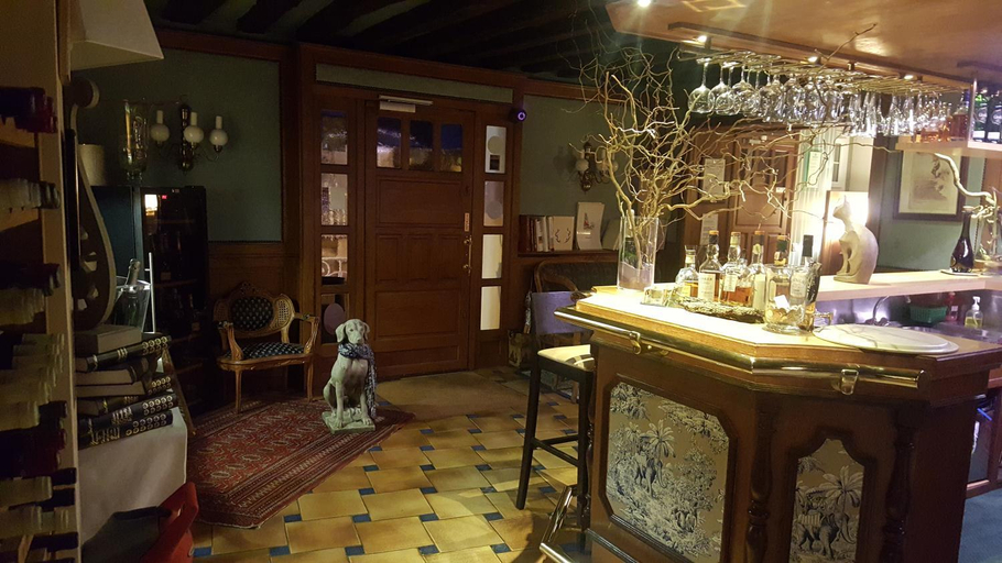 Public Area, LOGIS - Hotel & Restaurant Le Gonfalon, Seine-et-Marne