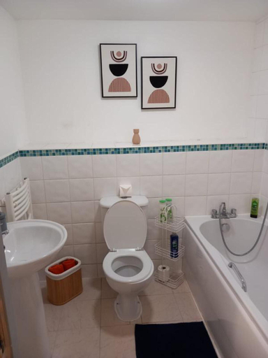 Bathroom, Balcony one Bedroom Broad Street ap, Birmingham