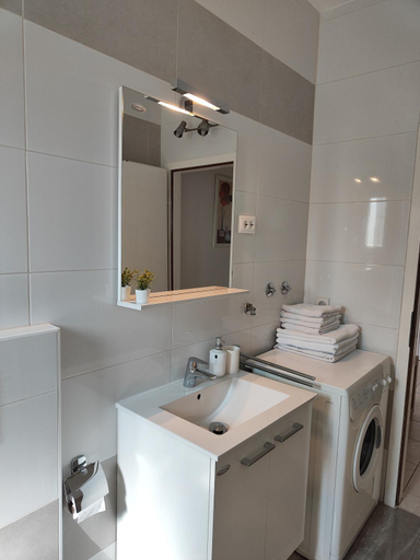 Others 5, Apartmani Seka, Vodice