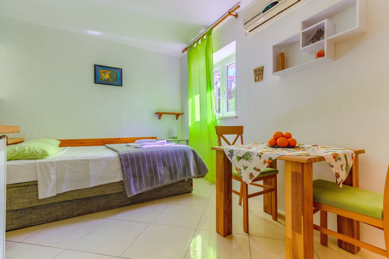 Bedroom 3, Studio With Shared Garden, 3 min Walk to the Beach, Split