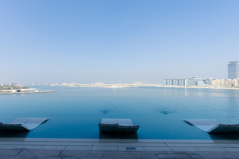 Sport & Beauty 4, Beachfront Elegant 2BR Condo, Dubai