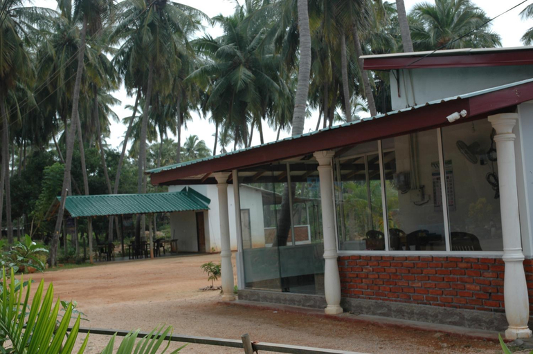 Others 4, Hotel Sea Shadow, Trincomalee Town and Gravets