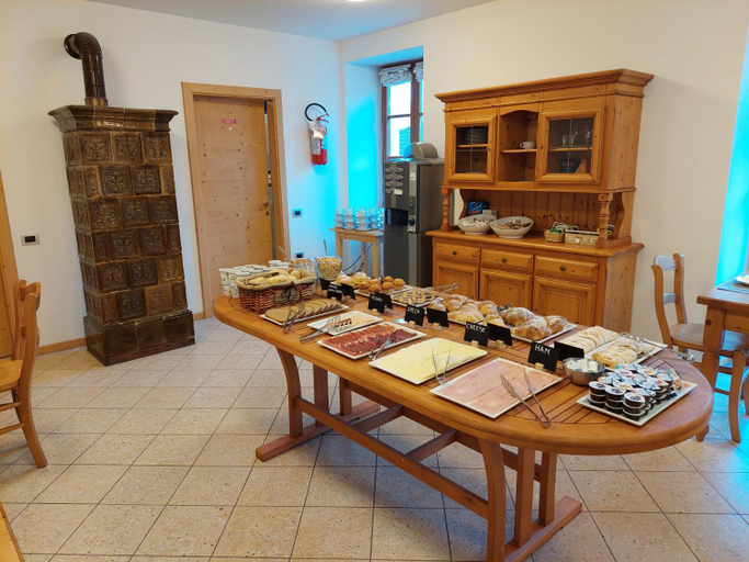 Others 4, Taxus Hostel, Trento
