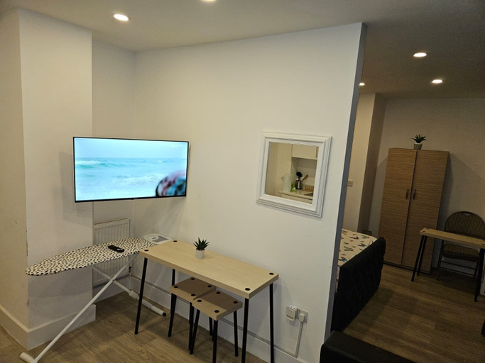 Others 3, Luxury 1-bed Apartment in London, London
