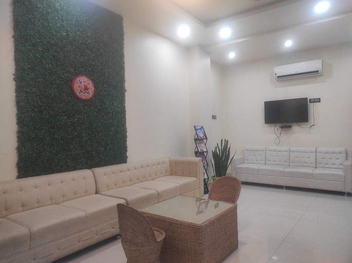 Public Area, Lee Palace Hotel, Sonitpur