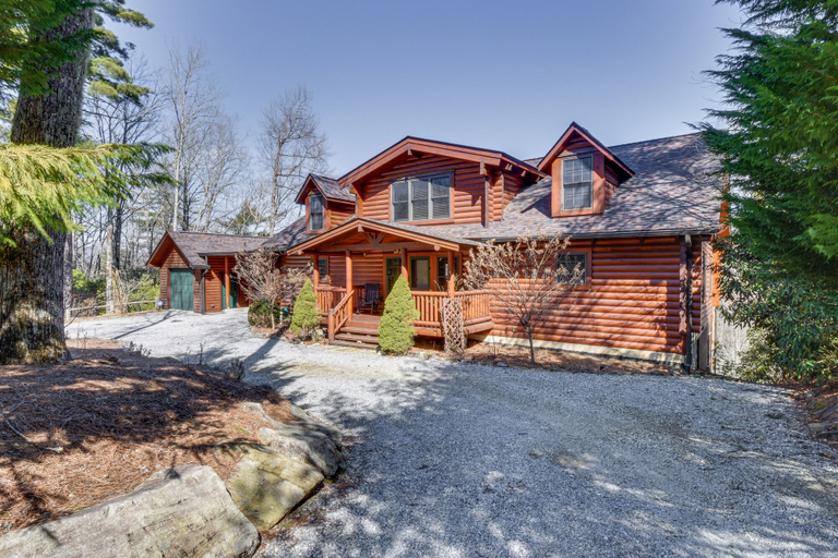 Exterior & Views 2, Wooded Cabin: Mtn Views, Hot Tub & 2 Decks!, Transylvania