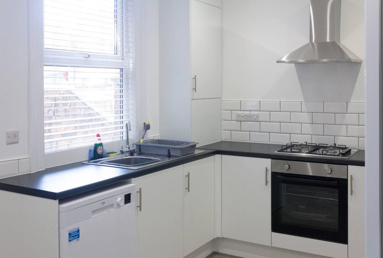 Others 4, Lovely 4-bed House in Liverpool, Sefton
