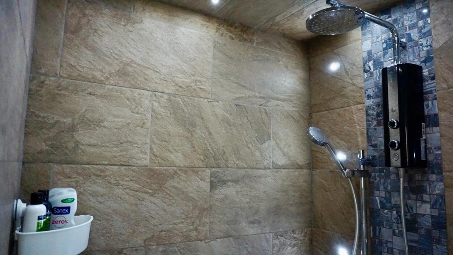 Bathroom 2, Stunning 1-bed Apartment in Bishop Auckland, Durham