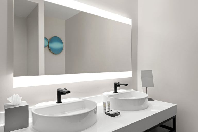 Bathroom 5, San Juan Marriott Resort and Stellaris Casino