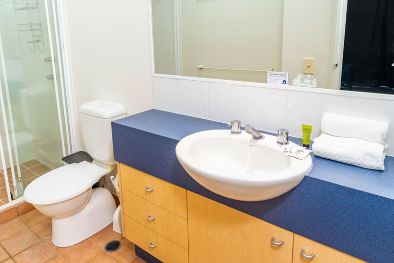 Bathroom 4, Aruba Sands Resort, Gold Coast