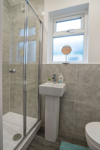 Bathroom 3, Isimi Luxurious 4 bed 4 en -suite House Cumbria, Cumbria