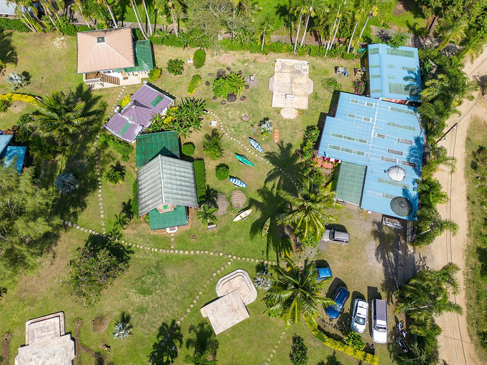 Others 5, Marks Place Moorea