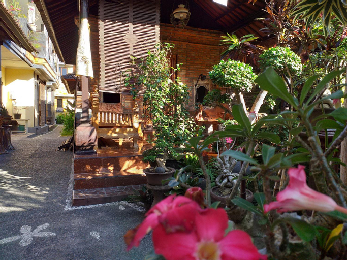 Exterior 4