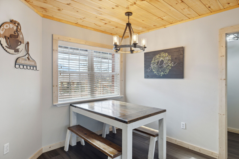 Others 4, Majestic Valley View 3 Bedroom Cabin by RedAwning, Sevier