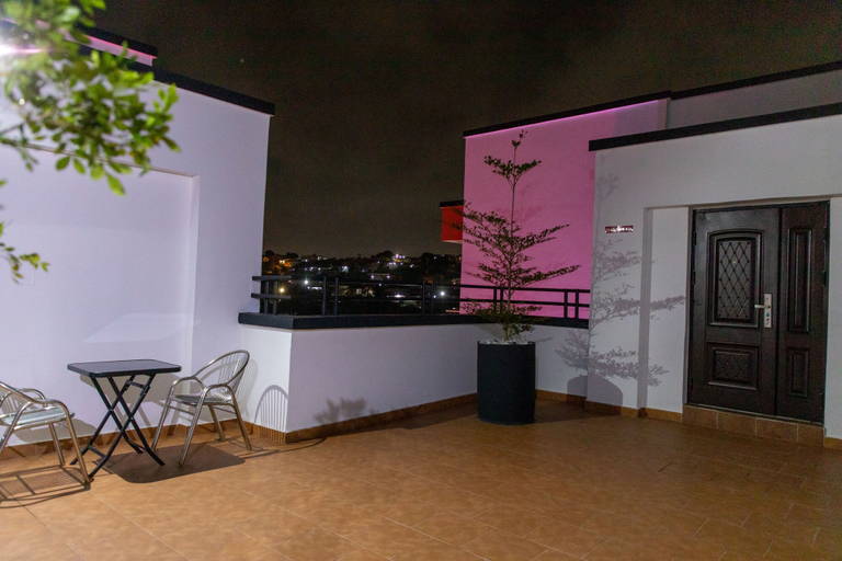 Others 4, 1 Bed Apartment - Rooftop Terrace, Parking, Wifi, Accra