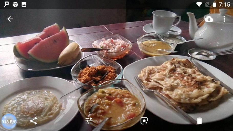 Food & Drinks