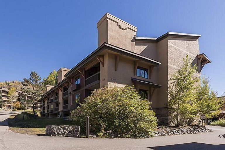 Exterior 2, Phoenix 118 4 Bedroom Townhouse by RedAwning, Routt