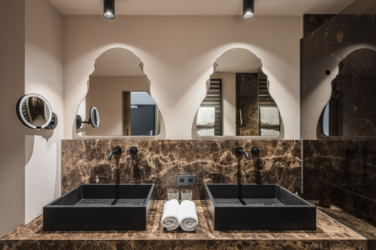 Bathroom 5, Boutiquehotel Weisses Rössl, Innsbruck