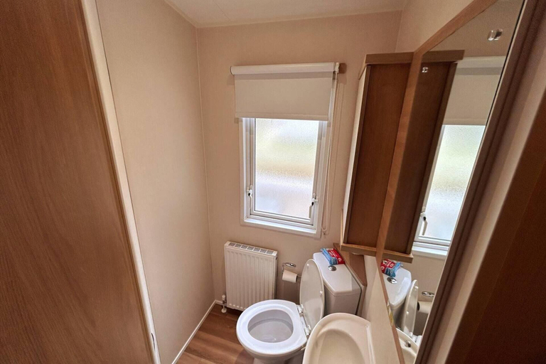 Bathroom 3, Beautiful 3-bed Selfcontained Lodge Great Yarmouth, Norfolk