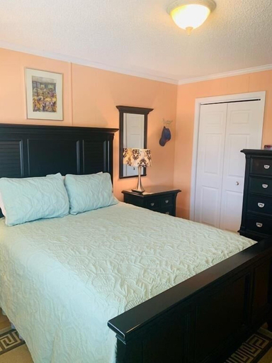 Room 3, Seven Seas-7c 2 Bedroom Home by RedAwning, Brunswick