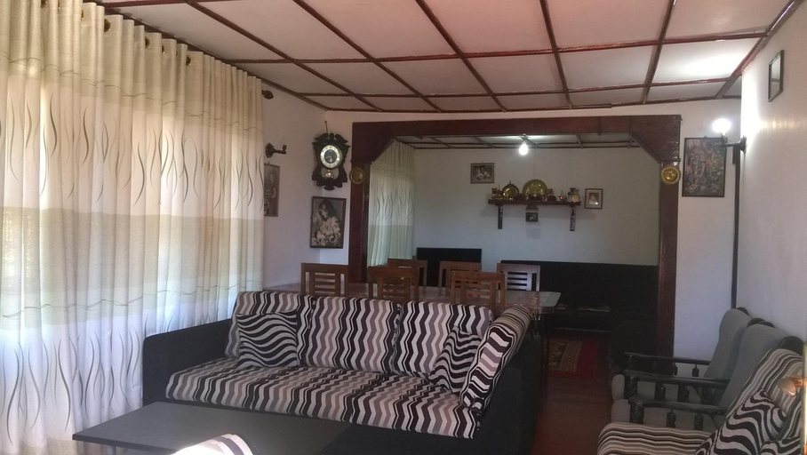 Public Area 2, Srihelyes Inn, Nuwara Eliya