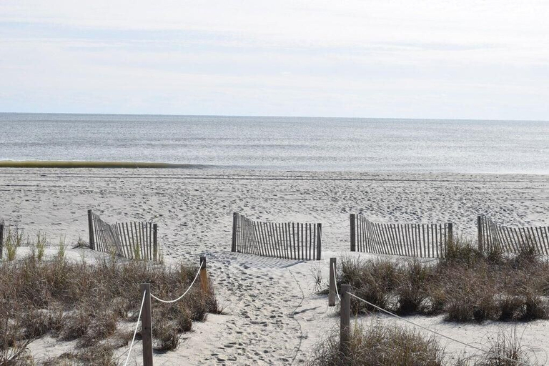 Beach 3, Reel Blessed 4 Bedroom Home by RedAwning, Brunswick