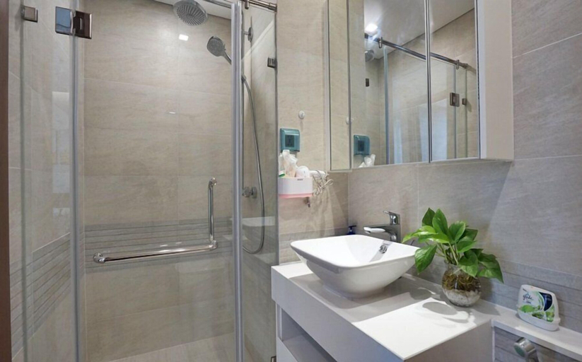 Bathroom 4, Luna's House Luxury Apartment at Vinhomes Metropolis, Ba Đình