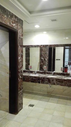 Bathroom 5, Raqi Al-Waleed Hotel, Makkah