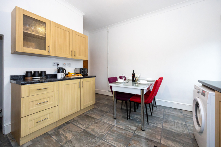 Private kitchen 3, Captivating 2-bed House in Blackburn, Blackburn with Darwen