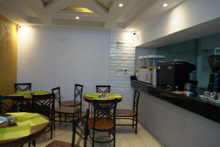 Food & Drinks 2, Barre Hotel, Langata