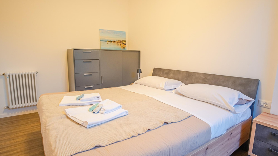 Others 3, Residenza Del Porto - Italian Homing, Brescia