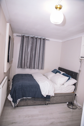 Bedroom 2, Stunning 2-bed Apartment in London, London