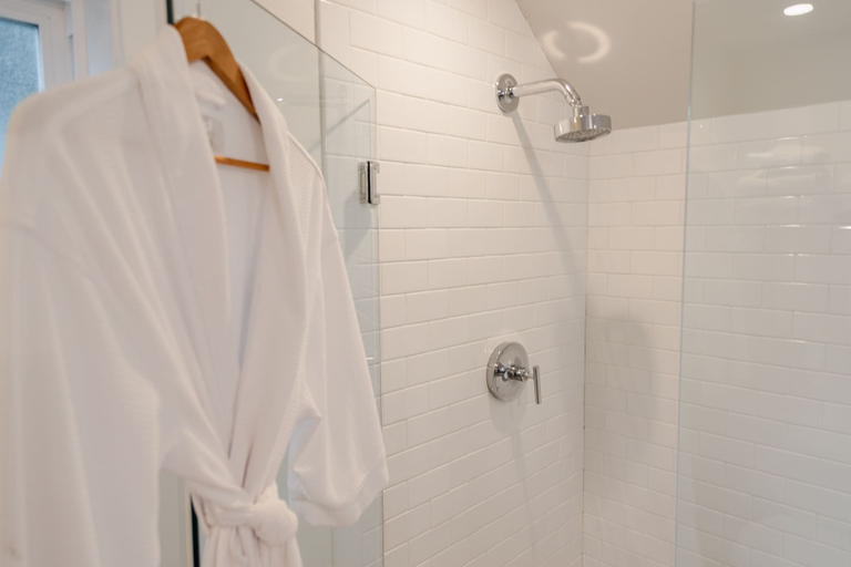 Bathroom 4, SCP Mendocino Coast Lodge, Mendocino