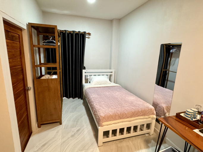 Bedroom 3, Ban Kanda, Seka