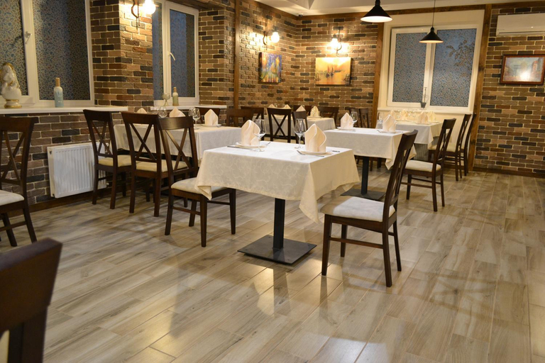 Food & Drinks 5, Готель Три Сімки, Vyshhorods'kyi