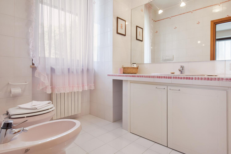 Others 4, Casa Beatrice, Verona