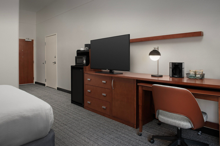 Bedroom 14
