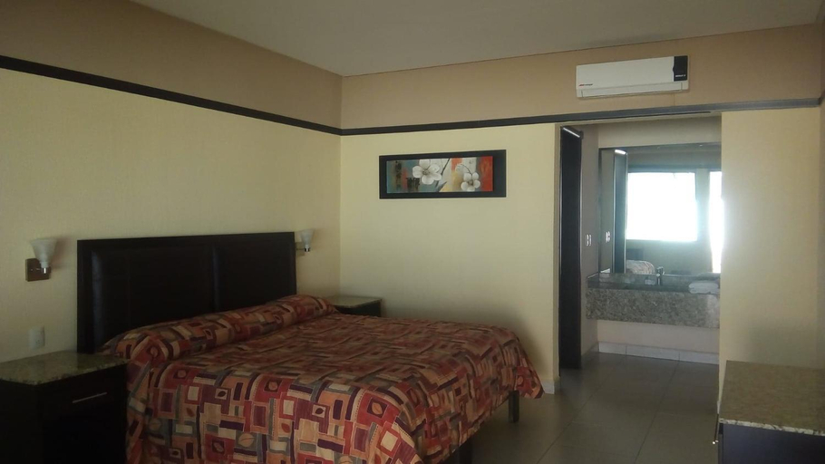 Others 4, Jalyd Inn, Irapuato
