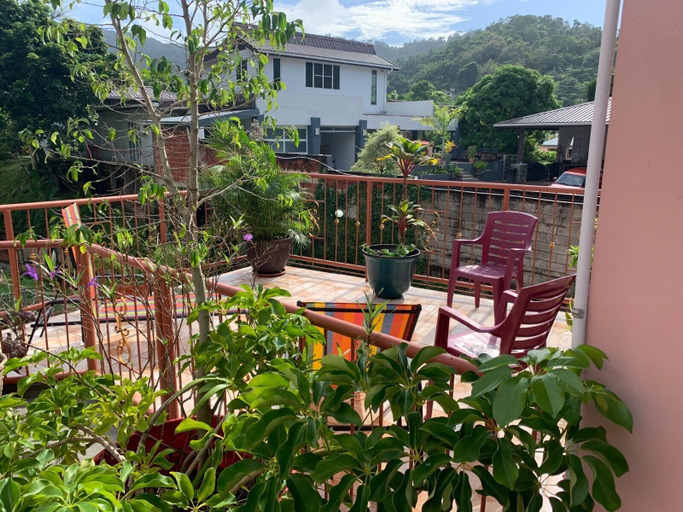 Others 5, Quiet 2-bed Property Within the Centre of City