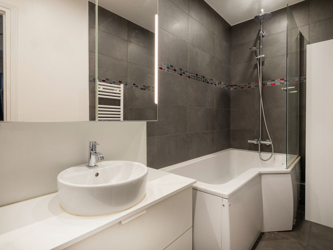 Bathroom 3, Paris Arc de Triomphe Residence, Paris